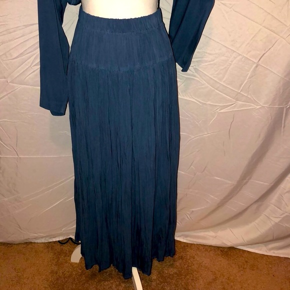 Vintage 1990 blouse & broom skirt - Picture 3 of 8